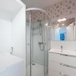 Les Ecureuils By Interhome