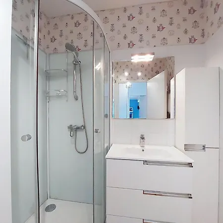 Les Ecureuils By Interhome *
