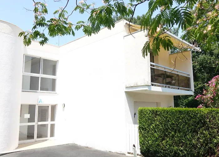 Les Ecureuils By Interhome דירה