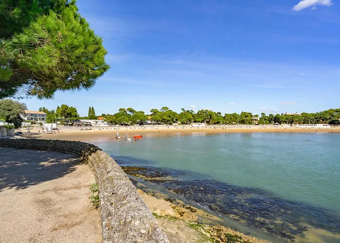 Les Ecureuils By Interhome